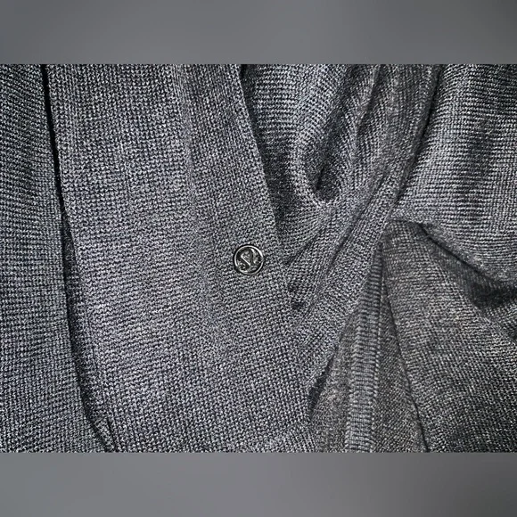 Lululemon Iconic Wrap - Picture 5 of 7